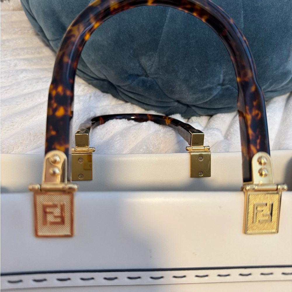 Fendi Medium Sunshine Tote - Picture 4 of 9